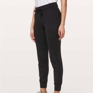 lululemon Ready To Rulu Pant Black Size 4 NWT